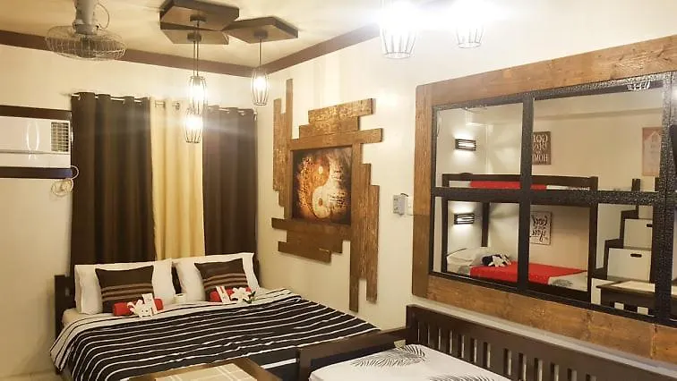 King Bed Suite- Wooden Rustic Style Muntinlupa City Aparthotel